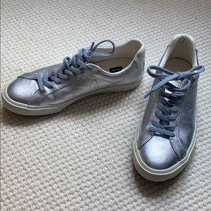 NWOT Limited Edition Veja Metallic Esplar Sneakers